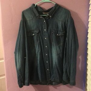 Women’s Denim Pearl Snap Long Sleeve Button Up